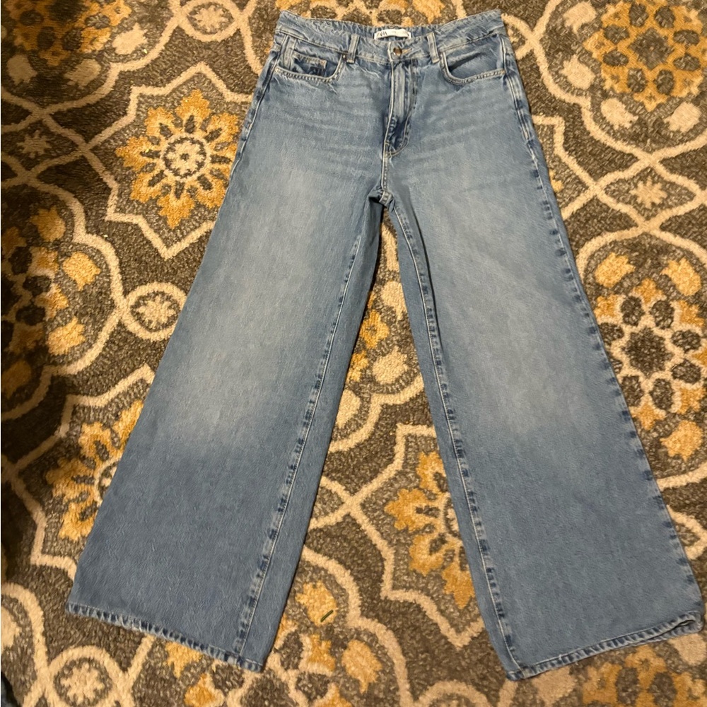 Zara Women's High rise wide leg jeans size 6